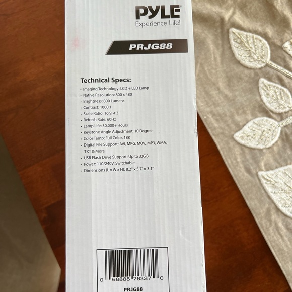 NIB Multimedia Projector - Picture 4 of 5